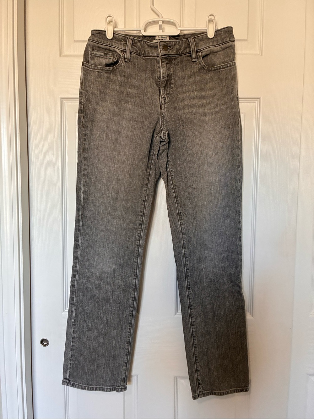 L.L. Bean Favorite Fit Denim Jeans Women’s Size 6 Straight Leg Gray